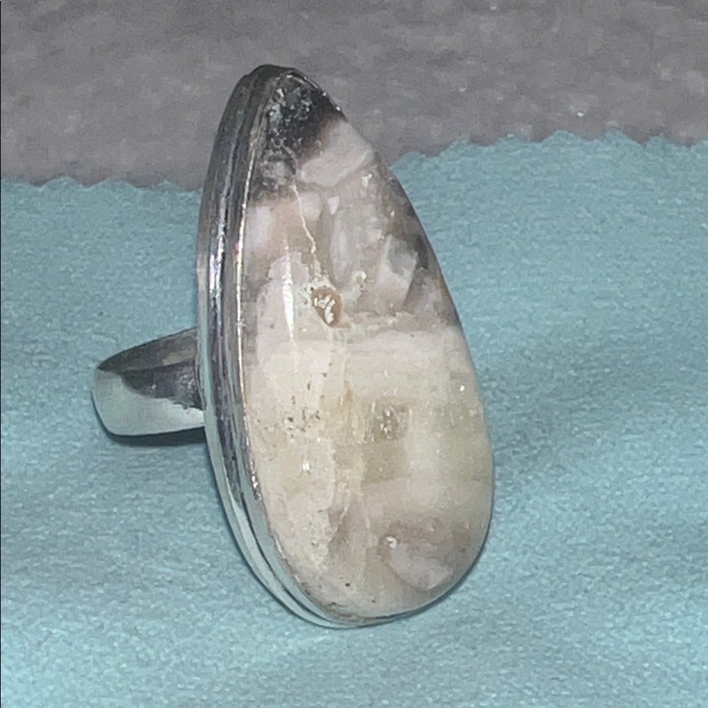 Elegant Silver 925 and Cream Stone Ring